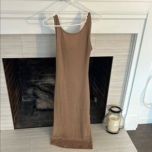 Elegant Brown Sleeveless Dress